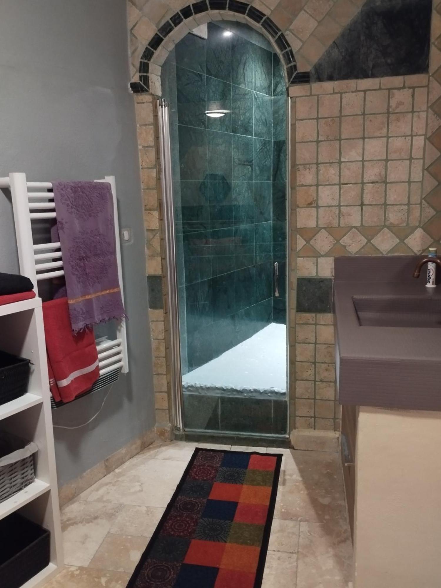 Tres Bel Appartement Cosy Et Chaleureux A نيم المظهر الخارجي الصورة