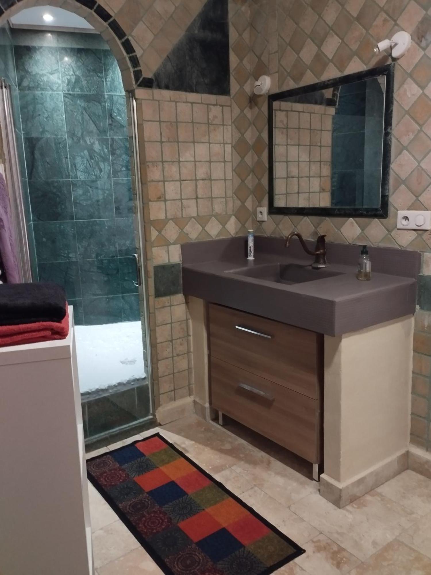 Tres Bel Appartement Cosy Et Chaleureux A نيم المظهر الخارجي الصورة