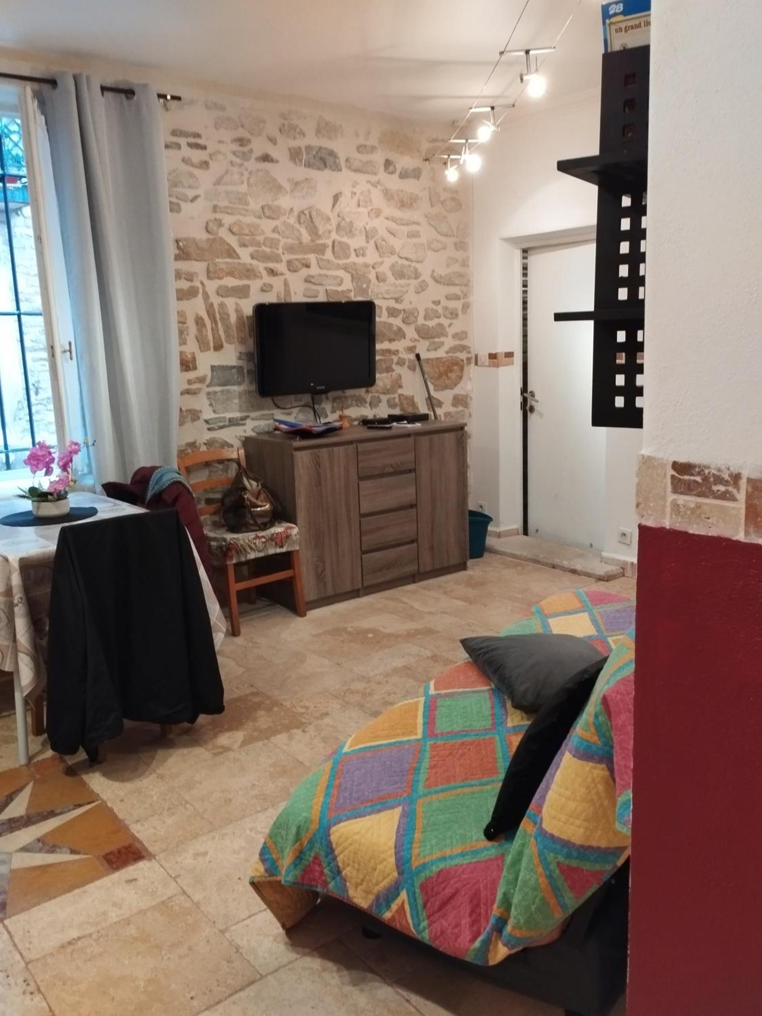 Tres Bel Appartement Cosy Et Chaleureux A نيم المظهر الخارجي الصورة