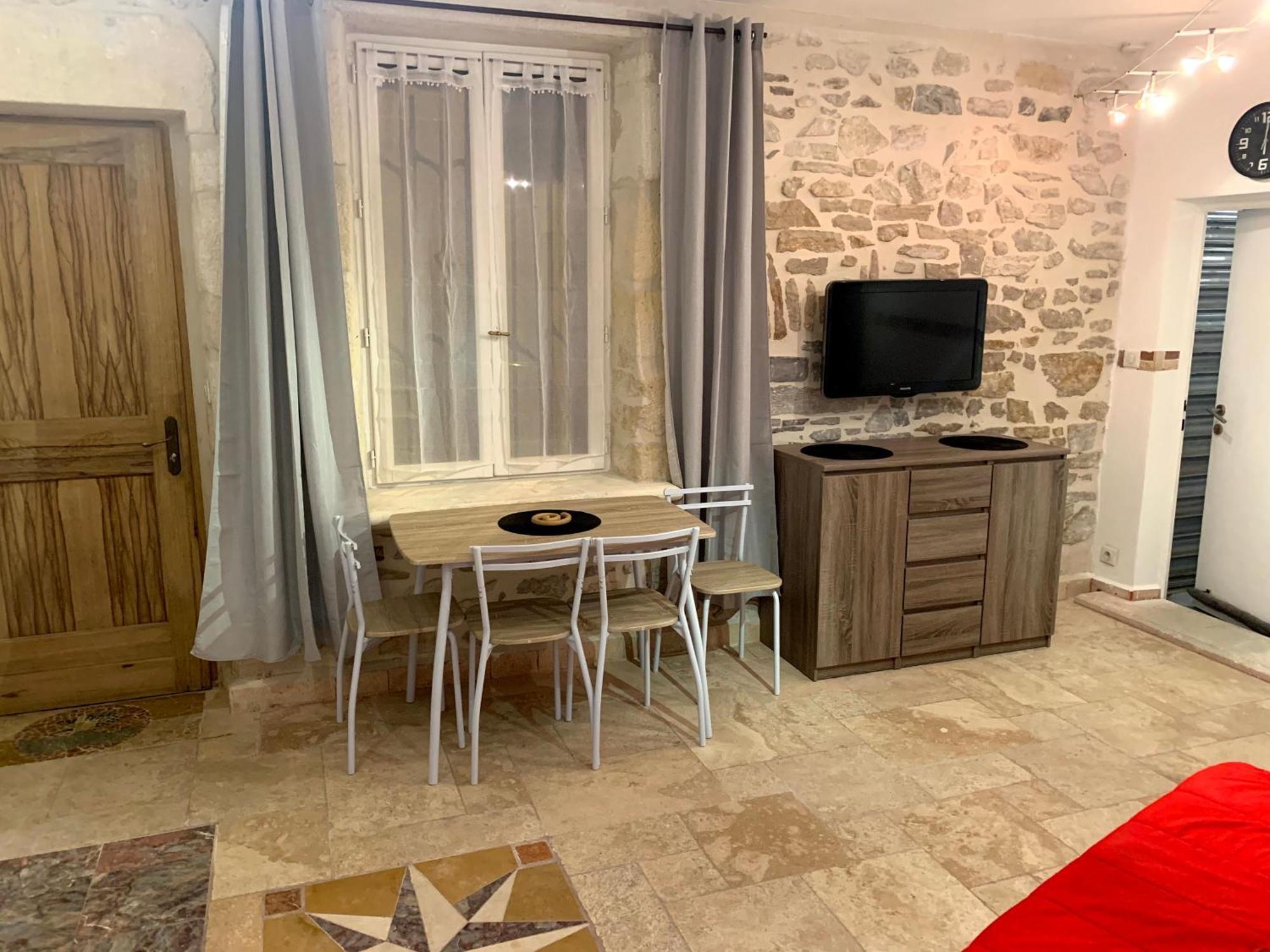 Tres Bel Appartement Cosy Et Chaleureux A نيم المظهر الخارجي الصورة